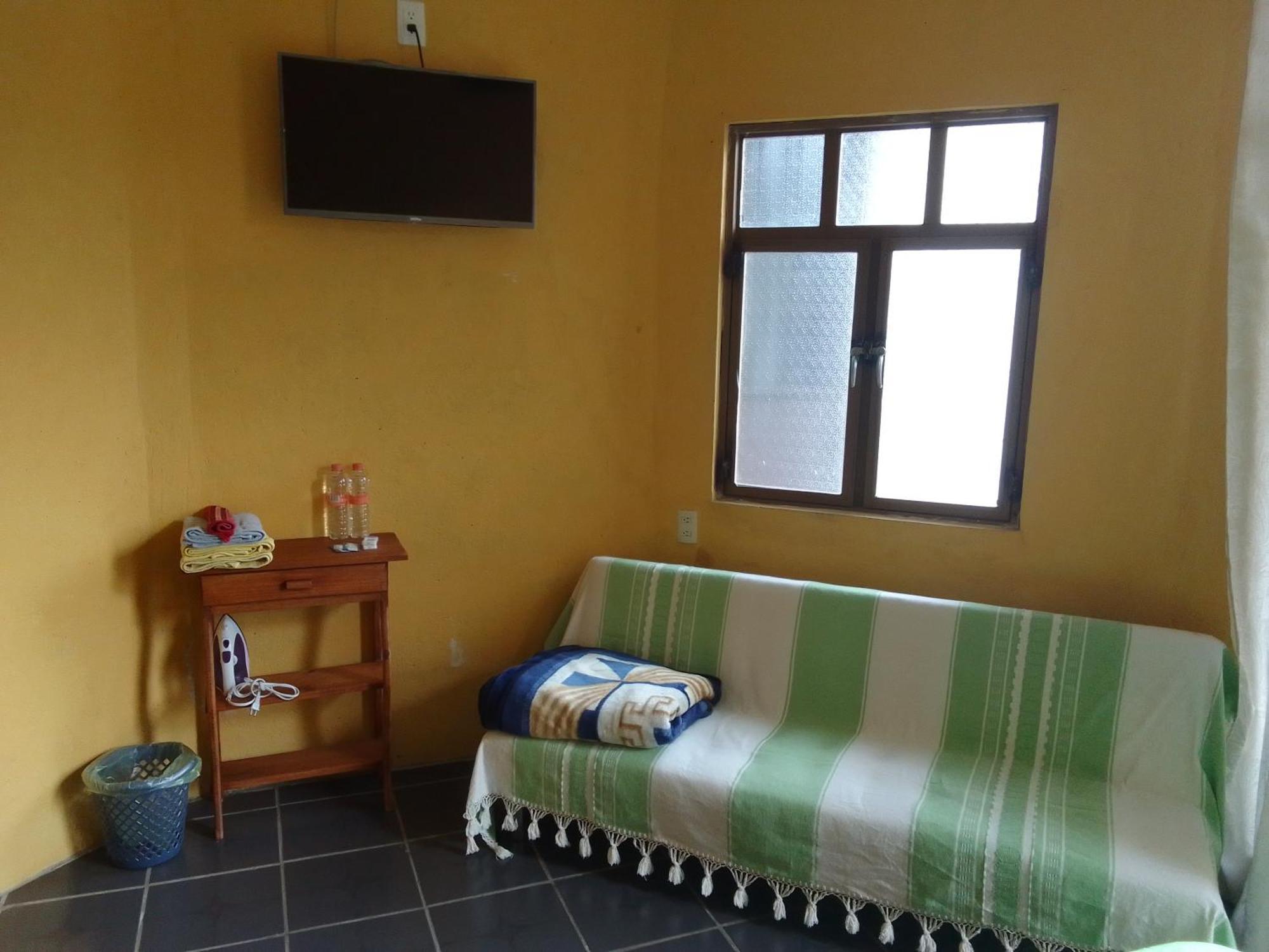 Hospedaje Casa Cortes - Recamaras De Descanso, Tepoztlan Mor - No Contamos Con Estacionamiento Exterior photo
